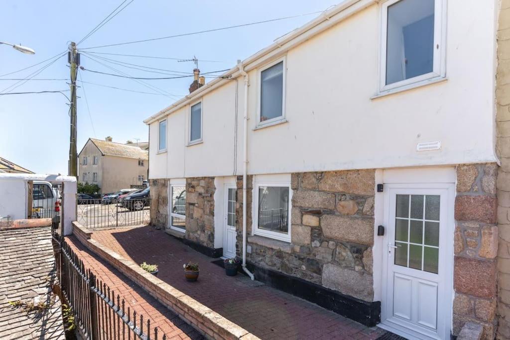 Charming 3 Bedroom Harbour Cottage With Parking Penzance Exterior foto